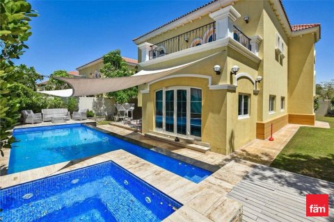 Villa in Dubai 4 bedrooms, 586.3 sq.m. № 71649 - photo 1