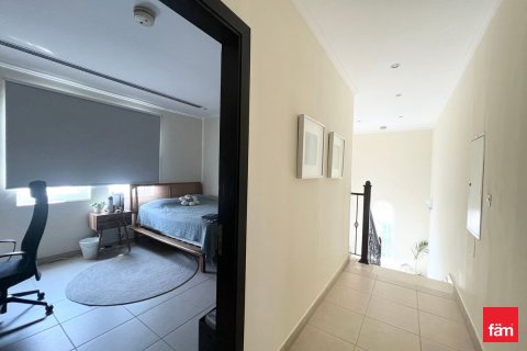 Villa in Dubai 4 bedrooms, 586.3 sq.m. № 71649 - photo 9