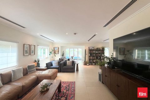 Villa in Dubai 4 bedrooms, 586.3 sq.m. № 71649 - photo 5