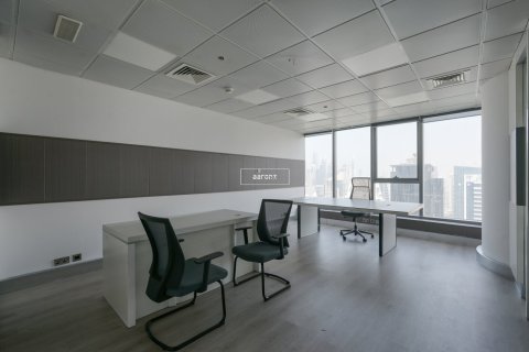 Office in Jumeirah Lake Towers, Dubai 88.7 sq.m. № 51023 - photo 2