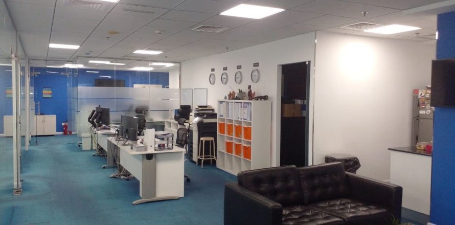 Bureau à Dubai, 157.4 m², № 12311