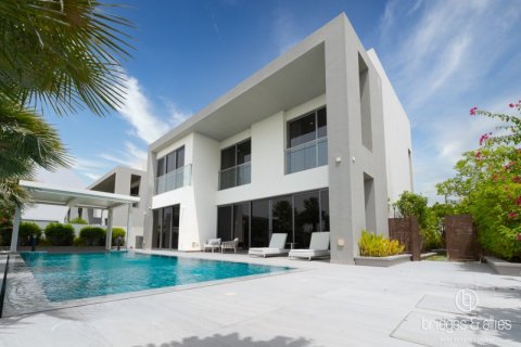 Villa in Dubai Hills Estate, Dubai 5 bedrooms, 573.8 sq.m. № 47256 - photo 3