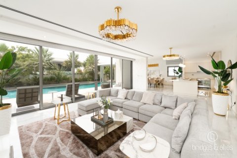 Villa in Dubai Hills Estate, Dubai 5 bedrooms, 573.8 sq.m. № 47256 - photo 5