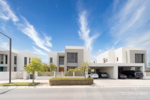 Villa in Dubai Hills Estate, Dubai 5 bedrooms, 573.8 sq.m. № 47256 - photo 28