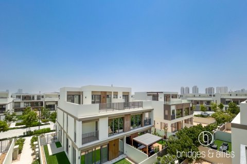 Villa en Dubai, 4 dormitorios, 316.9 m², № 47275 - foto 1