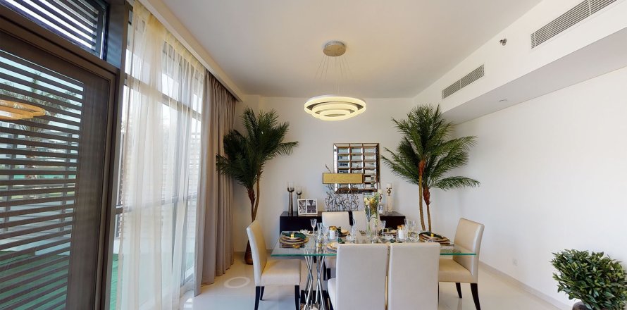 Квартира в GOLF TOWN в Дубае, 3 спальни, 220м², № 30004