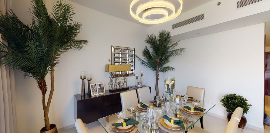 Квартира в GOLF TOWN в Дубае, 3 спальни, 184м², № 30005