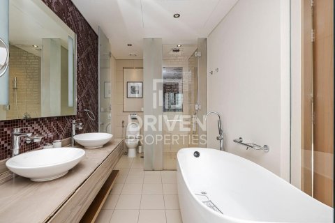 Apartment in DAMAC Towers by Paramount, Business Bay, Dubai 3 bedrooms, 162 sq.m. № 19027 - photo 18