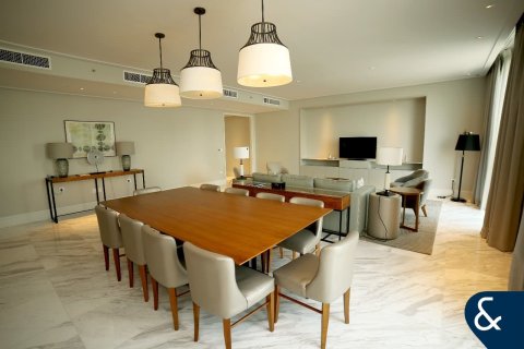 Apartment in Downtown Dubai (Downtown Burj Dubai), Dubai 4 bedrooms, 261 sq.m. № 76533 - photo 3