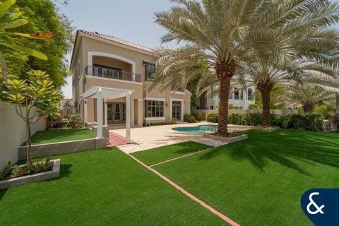 Villa in Fire, Jumeirah Golf Estates, Dubai 5 bedrooms, 557 sq.m. № 76534 - photo 1