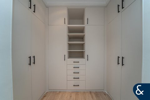 Villa in Fire, Jumeirah Golf Estates, Dubai 5 bedrooms, 557 sq.m. № 76534 - photo 16