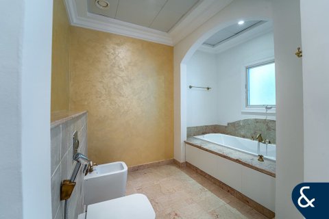 Villa in Fire, Jumeirah Golf Estates, Dubai 5 bedrooms, 557 sq.m. № 76534 - photo 19