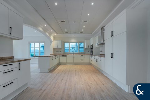 Villa in Fire, Jumeirah Golf Estates, Dubai 5 bedrooms, 557 sq.m. № 76534 - photo 3