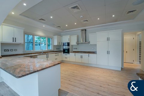 Villa in Fire, Jumeirah Golf Estates, Dubai 5 bedrooms, 557 sq.m. № 76534 - photo 4