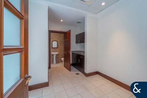 Villa in Fire, Jumeirah Golf Estates, Dubai 5 bedrooms, 557 sq.m. № 76534 - photo 17