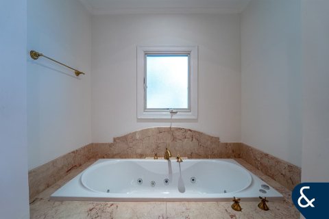 Villa in Fire, Jumeirah Golf Estates, Dubai 5 bedrooms, 557 sq.m. № 76534 - photo 18