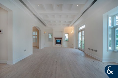 Villa in Fire, Jumeirah Golf Estates, Dubai 5 bedrooms, 557 sq.m. № 76534 - photo 5