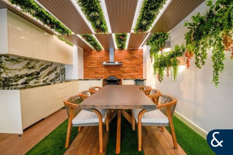 Apartment in Jumeirah Lake Towers, Dubai 4 bedrooms, 573 sq.m. № 76515 - photo 6