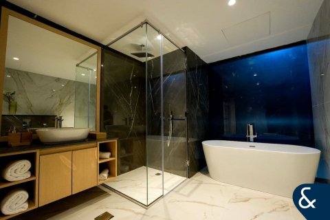 Apartment in Jumeirah Lake Towers, Dubai 4 bedrooms, 573 sq.m. № 76515 - photo 25