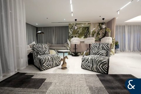 Apartment in Jumeirah Lake Towers, Dubai 4 bedrooms, 573 sq.m. № 76515 - photo 20