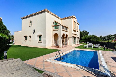 Villa en Jumeirah Islands, Dubai, 4 dormitorios, 488 m², № 104742 - foto 15
