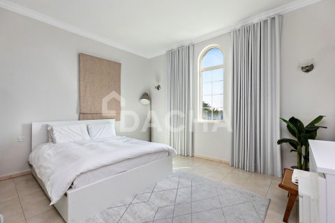 Villa en Jumeirah Islands, Dubai, 4 dormitorios, 488 m², № 104742 - foto 28