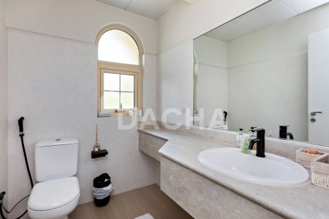 Villa en Jumeirah Islands, Dubai, 4 dormitorios, 488 m², № 104742 - foto 7