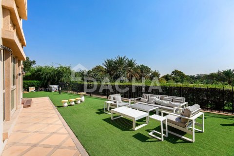 Villa en Jumeirah Islands, Dubai, 4 dormitorios, 488 m², № 104742 - foto 16