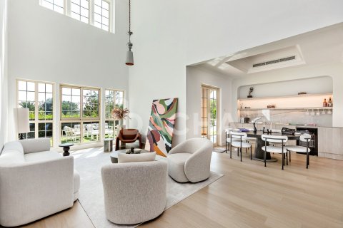Villa en Jumeirah Islands, Dubai, 4 dormitorios, 488 m², № 104742