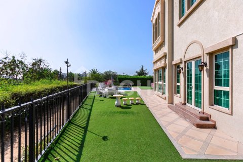 Villa en Jumeirah Islands, Dubai, 4 dormitorios, 488 m², № 104742 - foto 18