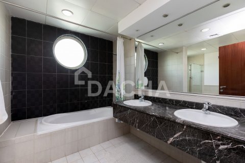 Villa en Jumeirah Islands, Dubai, 4 dormitorios, 488 m², № 104742 - foto 24