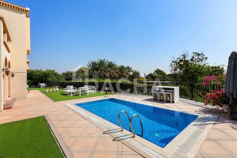 Villa en Jumeirah Islands, Dubai, 4 dormitorios, 488 m², № 104742 - foto 17