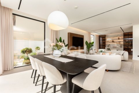 Villa en Jumeirah Golf Estates, Dubai, 5 dormitorios, 479 m², № 104748 - foto 24
