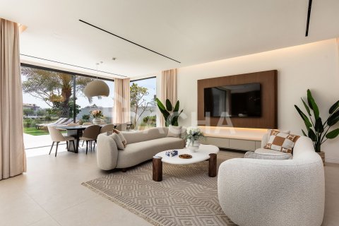 Villa en Jumeirah Golf Estates, Dubai, 5 dormitorios, 479 m², № 104748 - foto 5