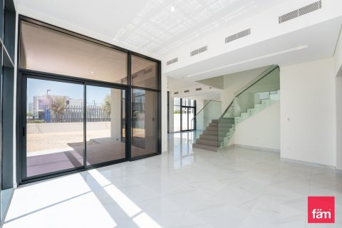 Villa in Al Furjan, Dubai 5 bedrooms, 661.6 sq.m. № 24655 - photo 4