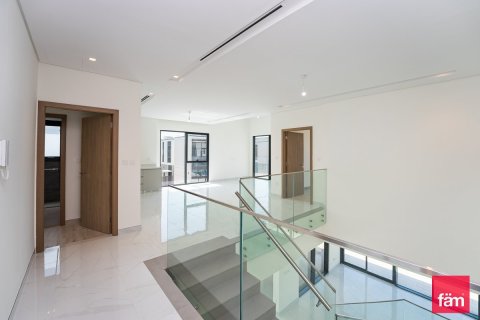 Villa in Al Furjan, Dubai 5 bedrooms, 661.6 sq.m. № 24655 - photo 15