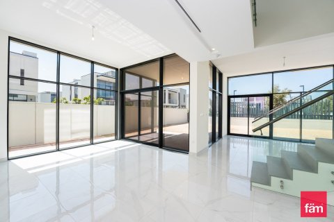 Villa in Al Furjan, Dubai 5 bedrooms, 661.6 sq.m. № 24655 - photo 5