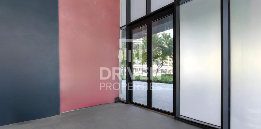 Shop in SOL Bay, Business Bay, Dubai 64.85 sq.m. № 130096