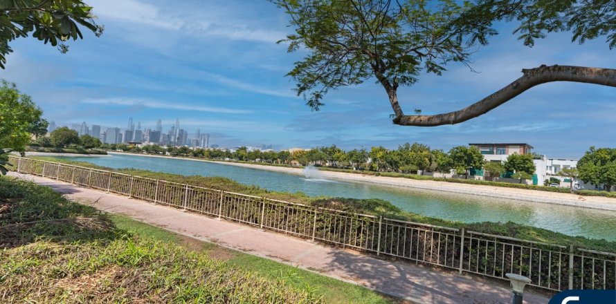 فيلا في Meadows, دبي 5 غرف نوم , 489 م² رقم 75904