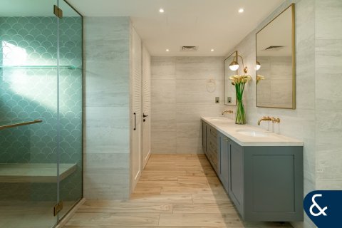 Villa en Jumeirah Islands, Dubai, 4 dormitorios, 534 m², № 75893 - foto 26