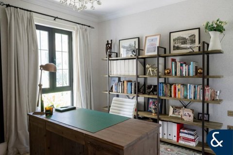 Villa en Jumeirah Islands, Dubai, 4 dormitorios, 534 m², № 75893 - foto 15