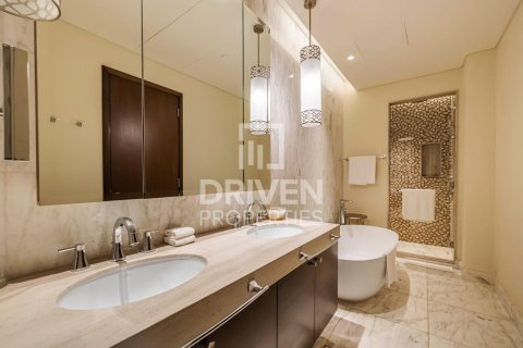 Apartment in The Address Residence Fountain Views, Downtown Dubai (Downtown Burj Dubai), Dubai 3 bedrooms, 214 sq.m. № 86985 - photo 19