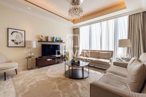 Apartment in The Address Residence Fountain Views, Downtown Dubai (Downtown Burj Dubai), Dubai 3 bedrooms, 214 sq.m. № 86985 - photo 3