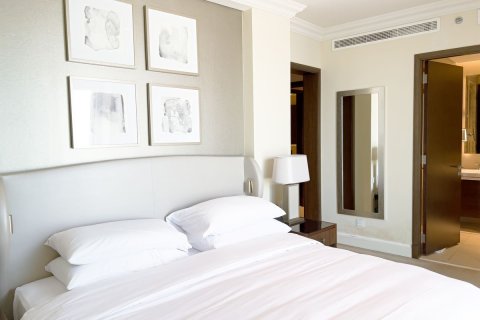 Apartment in Downtown Dubai (Downtown Burj Dubai), Dubai 2 bedrooms, 134.3 sq.m. № 77033 - photo 12