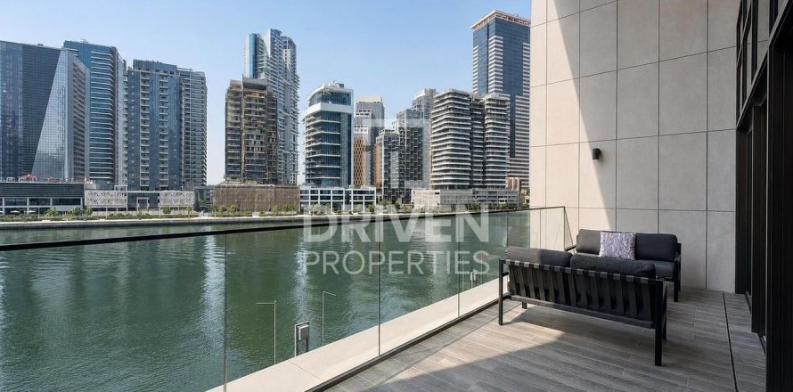 Appartement à Business Bay, Dubai, 2 chambres, 183.95 m², № 128146
