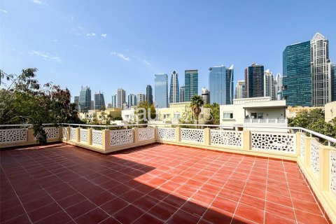 Villa en Meadows, Dubai, 3 dormitorios, 320 m², № 45045 - foto 9
