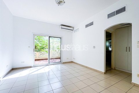 Villa en Meadows, Dubai, 3 dormitorios, 320 m², № 45045 - foto 5