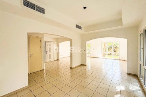 Villa en Meadows, Dubai, 3 dormitorios, 320 m², № 45045 - foto 18