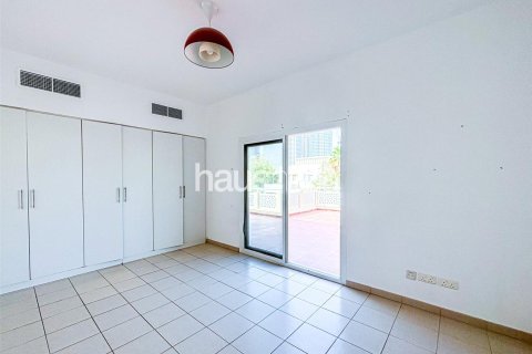 Villa en Meadows, Dubai, 3 dormitorios, 320 m², № 45045 - foto 6