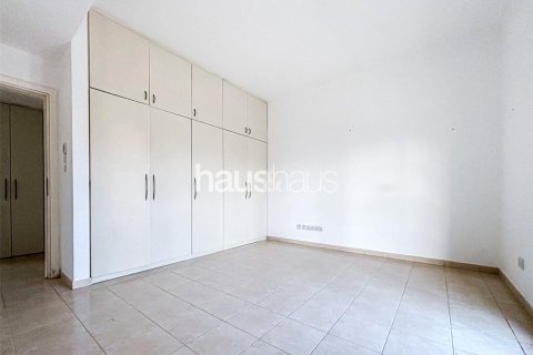 Villa en Meadows, Dubai, 3 dormitorios, 320 m², № 45045 - foto 7